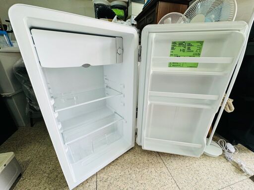 COMFEE’ レトロ冷蔵庫 93L ホワイト 中古 COMFEE' 冷蔵庫 93L 幅48.8cm 温度調節 ノンフロン 1ドア 小型