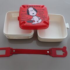 スヌーピーとキティちゃんの2段式お弁当箱の画像