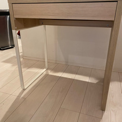 IKEA デスクの画像
