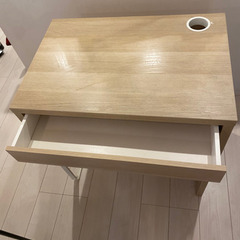 IKEA デスクの画像