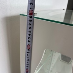ガラス収納棚の画像