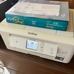 カラープリンター複合機(プリンター、スキャナー、コピー付き)の画像