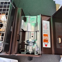 東z455 炉ばた焼き器 炙りや iwatani イワタニ 網焼き 串焼き 炉端焼き 型番:CB-ABR-1 海鮮焼き 焼き鳥 焼きガニ 焼餅･焼きたらこ 身近な食材 魚介の炙り焼き 網焼き焼肉 焼き野菜 網焼きソーセージ 卓上で七輪焼き！ お手軽BBQの画像