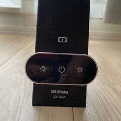 【美品】LEDデスクライト ワイヤレス充電＆USB付 縦置きタイプ（ブラック）の画像