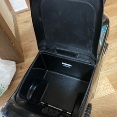 子供用　ベルファイア　足けり　車の画像