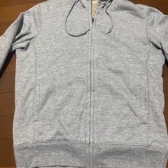 ユニクロ　パーカー　メンズ　グレー　アウター　UNIQLOの画像