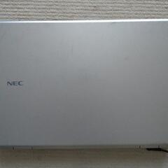 ノートパソコンとテレビのセットの画像
