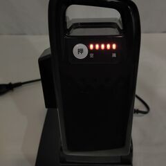 △ Panasoni パナソニック 電動アシスト自転車専用バッテリー 電動自転車用リチウムイオンバッテリー 8.0Ah NKY576B02A 5点灯確認済 充電器付き 全体的に薄い傷ありの画像