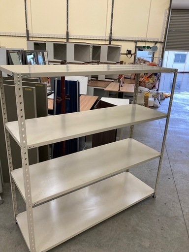 【OF-64】Plus プラス KRラック セミボトルレス 軽量棚　大荷重150kg 業務用スチールラック 倉庫 オフィス 収納 天地4段　検)事務机　オフィス チェア　会議 椅子　ロッカー　ミーティングテーブル　応接ソファ 店舗 事務所 什器　書庫 本棚 ラック デスク スチール 美品多数 格安 【中古オフィス家具】