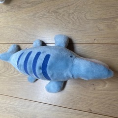 水で泳ぐ恐竜の画像
