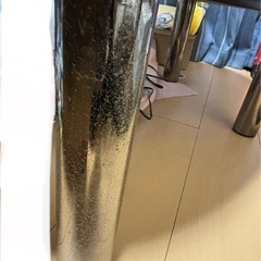 黒の大理石風 勾玉型　テーブルの画像