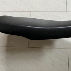 グラストラッカー 純正シート&未使用　張り替え用 タックロール表皮の画像