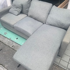 配送🉑3人掛けソファ✨オットマン付き‼️の画像