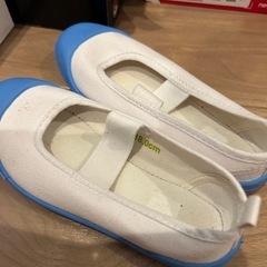 キッズスニーカー4足＋上靴の画像