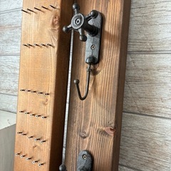 2×4の木材2本の画像