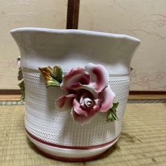 植木鉢カバーとカゴの画像
