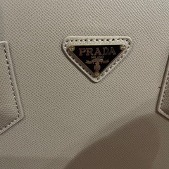 PRADA トートバッグ　プラダの画像
