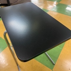 M320 IKEA サイドテーブルの画像