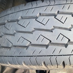 195/80r15 107/105N LT bridgestone19週21年(1本のみ)の画像