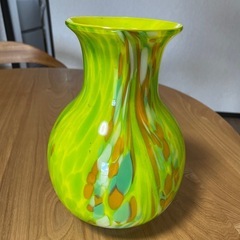 ガラスの花瓶の画像