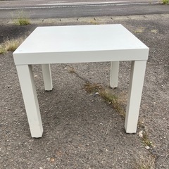 IKEAのローテーブルの画像