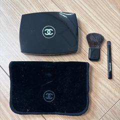 CHANEL メイクパレット
の画像