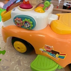 アンパンマン　車の画像