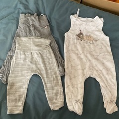 赤ちゃん服の画像