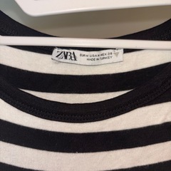 ZARAトップスの画像