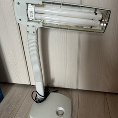 デスクスタンドライトの画像