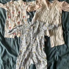 赤ちゃん服の画像