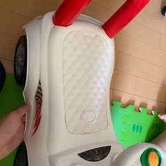 車のおもちゃ　乗るおもちゃの画像
