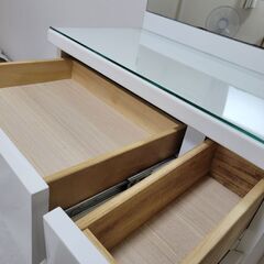 【無料】白いドレッサーの画像