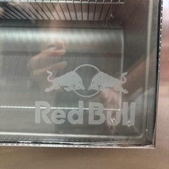 レッドブル冷蔵庫の画像