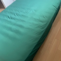 ダブルベッドの画像