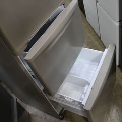 【川崎市宮前区リサイクルオフ】Panasonic　335Ｌ冷蔵庫　2023年　NR-C344C-Nの画像