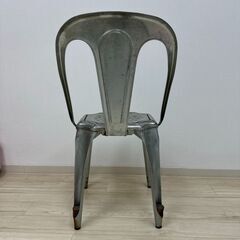 ≪値下げ相談OK≫クラッシュゲート シルバー　スタッキングチェア　の画像