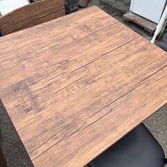 2人用ダイニングテーブル3点セットの画像