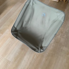 折りたたみ椅子の画像