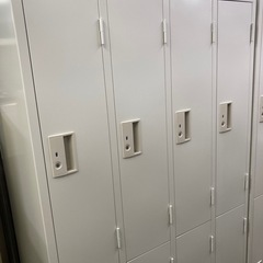8人用ロッカー カギ有 中古の画像