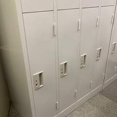 8人用ロッカー カギ有 中古の画像