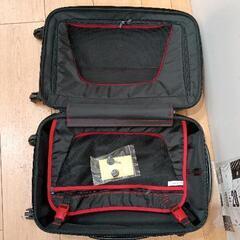 0904-069 スーツケース　※タイヤのゴム部分壊れありの画像