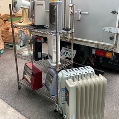 早い者勝ち！どれでも1500円！昭和レトロなオイルヒーター ハロゲンヒーター 電気ストーブの画像