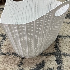 【募集中】【訳あり】ニトリ　折りたたみランドリーバスケット　ホワイトの画像