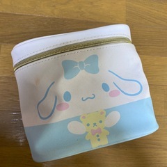 サンリオメイクポーチの画像