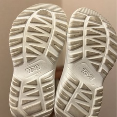 teva ホワイトサンダル　23〜24センチの画像