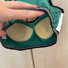 スポーツのレディース服の画像