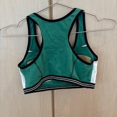 スポーツのレディース服の画像