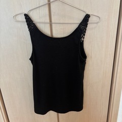 タンクトップレディース服の画像