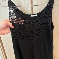 タンクトップレディース服の画像